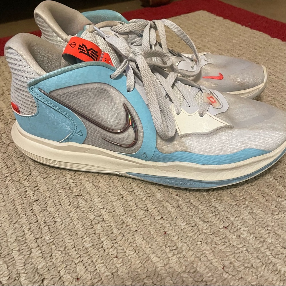 Nike Kyrie Low Sneakers - Light Blue and Gray